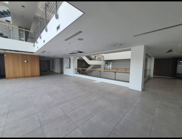 1,597M² OFFICE TO LET IN SANDTON CENTRAL